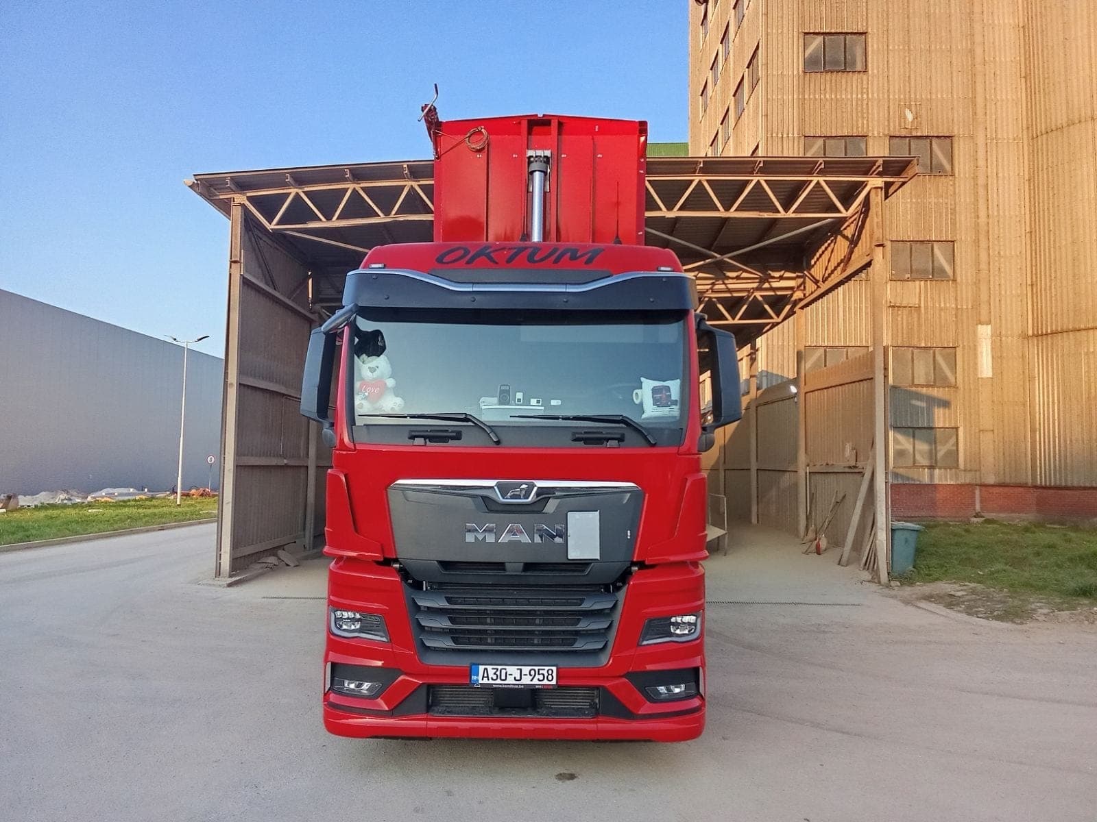 Loading and storage — OKTUM 31